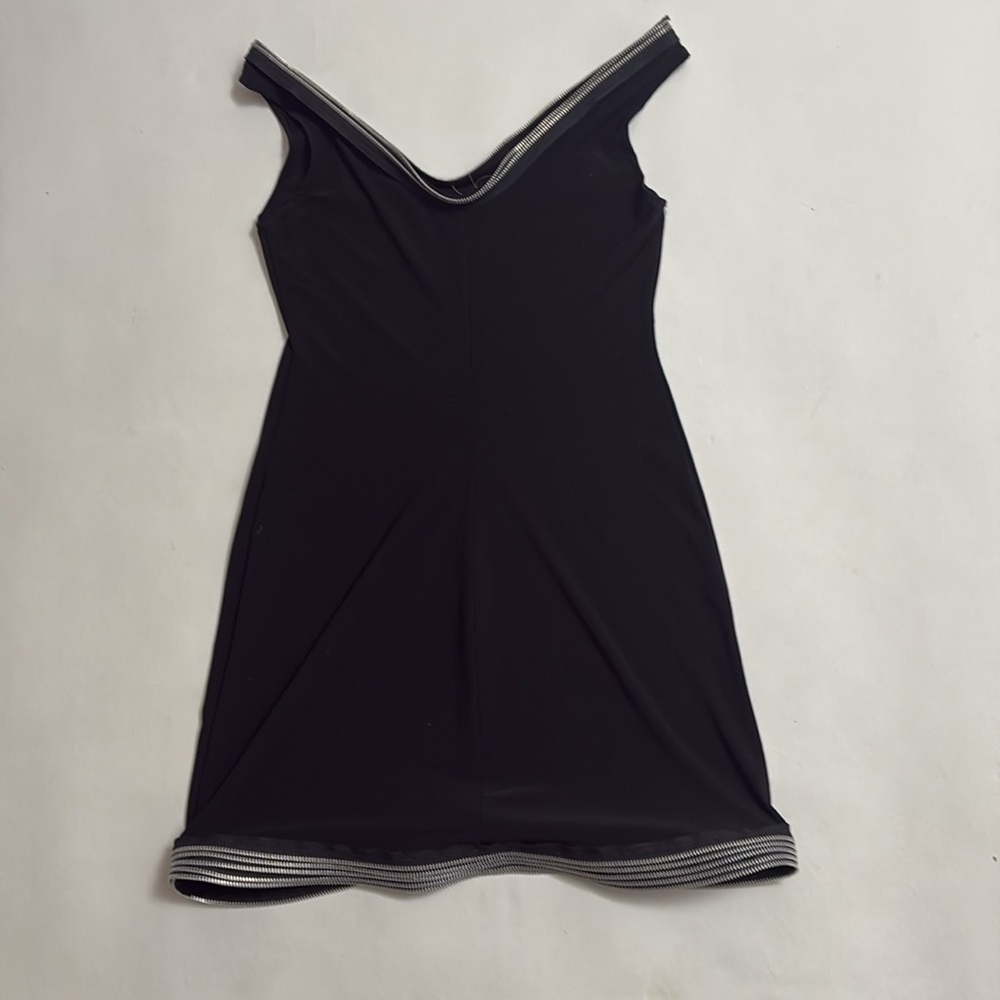 SOHUNG DESIGNS zipper detail off the shoulder swing dress - Picture 5 of 8